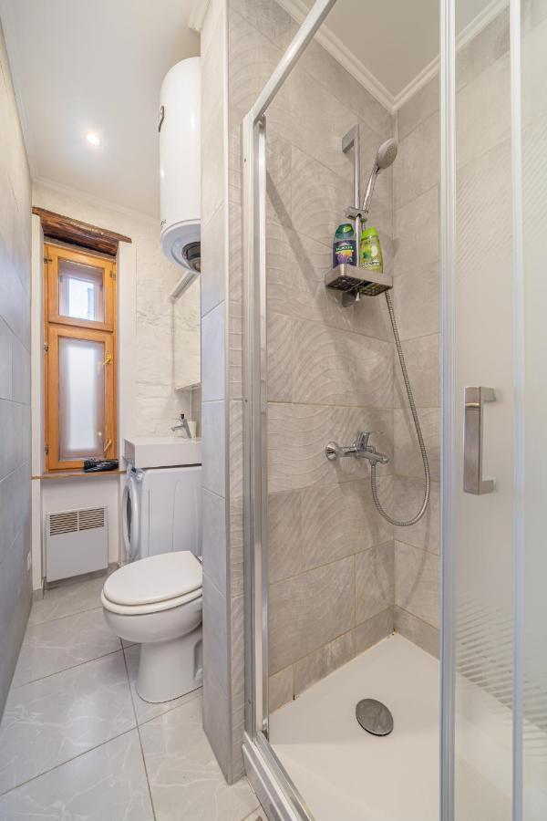 Top-Floor Studio With Courtyard View In Unesco Area, Murnieku Street Residence Riga Exterior foto